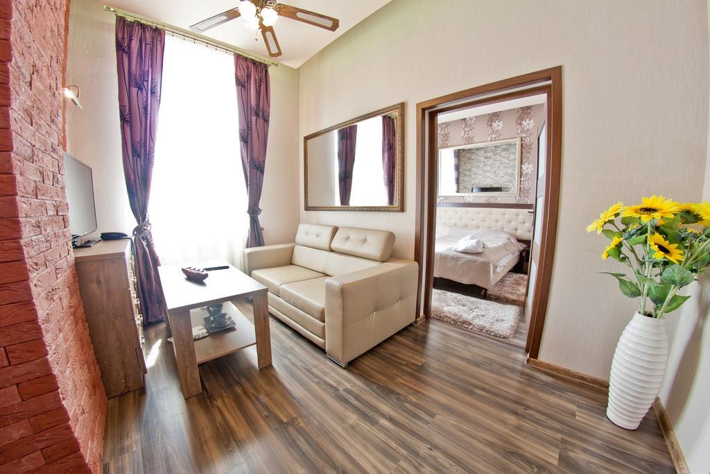 Palac Saturna Czeladź Δωμάτιο φωτογραφία